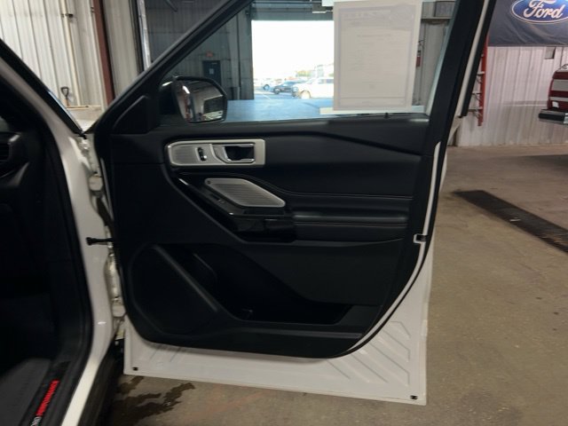 Used 2023 Ford Explorer ST w/ Equipment Group 401A AWD/4WD image 26