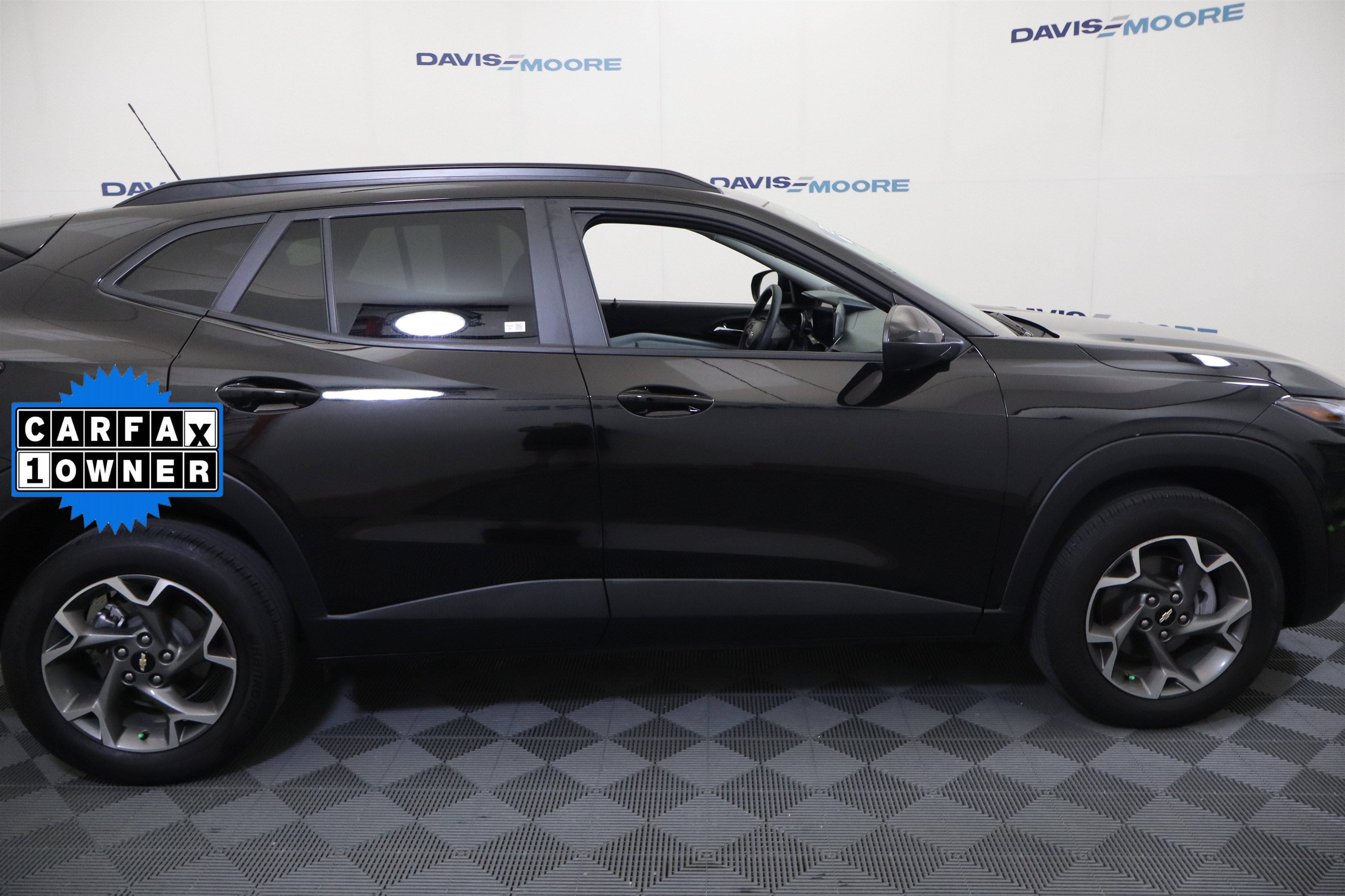 Certified 2025 Chevrolet Trax LT FWD image 5
