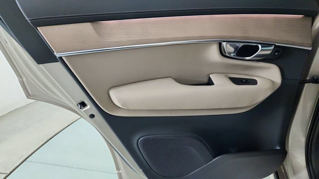 New 2026 Volvo XC90 T8 Plus w/ Protection Package AWD/4WD image 28