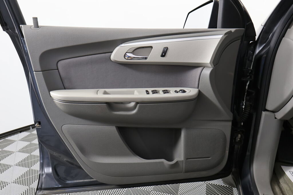 Used 2012 Chevrolet Traverse LS image 12