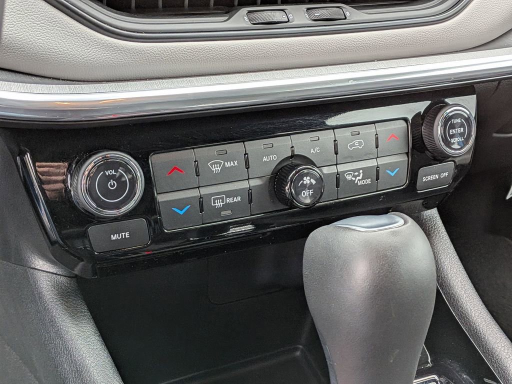 Used 2024 Jeep Compass Limited w/ Sun and Sound Group image 25