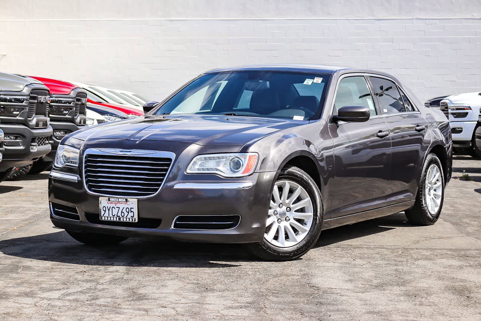 Used 2014 Chrysler 300 RWD video 1