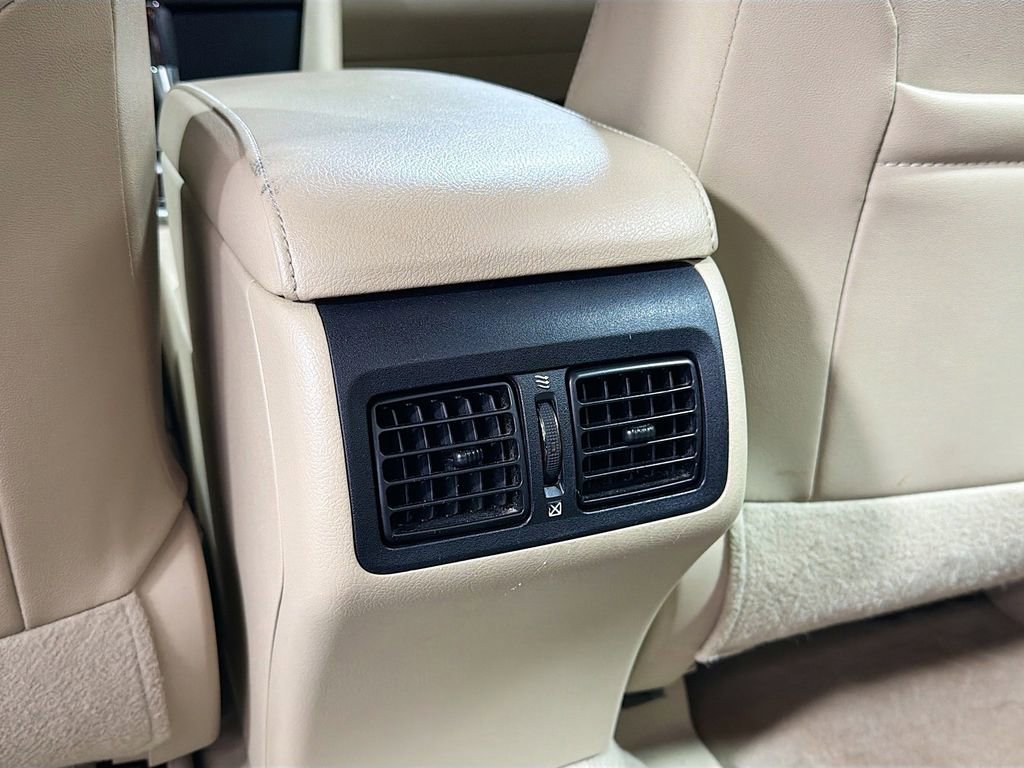 Used 2014 Toyota Camry XLE FWD image 27