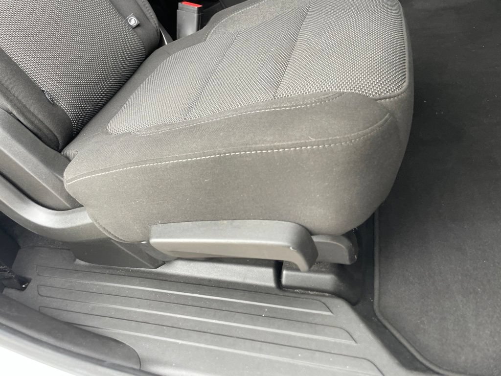 Used 2023 Chevrolet Traverse LT FWD image 25