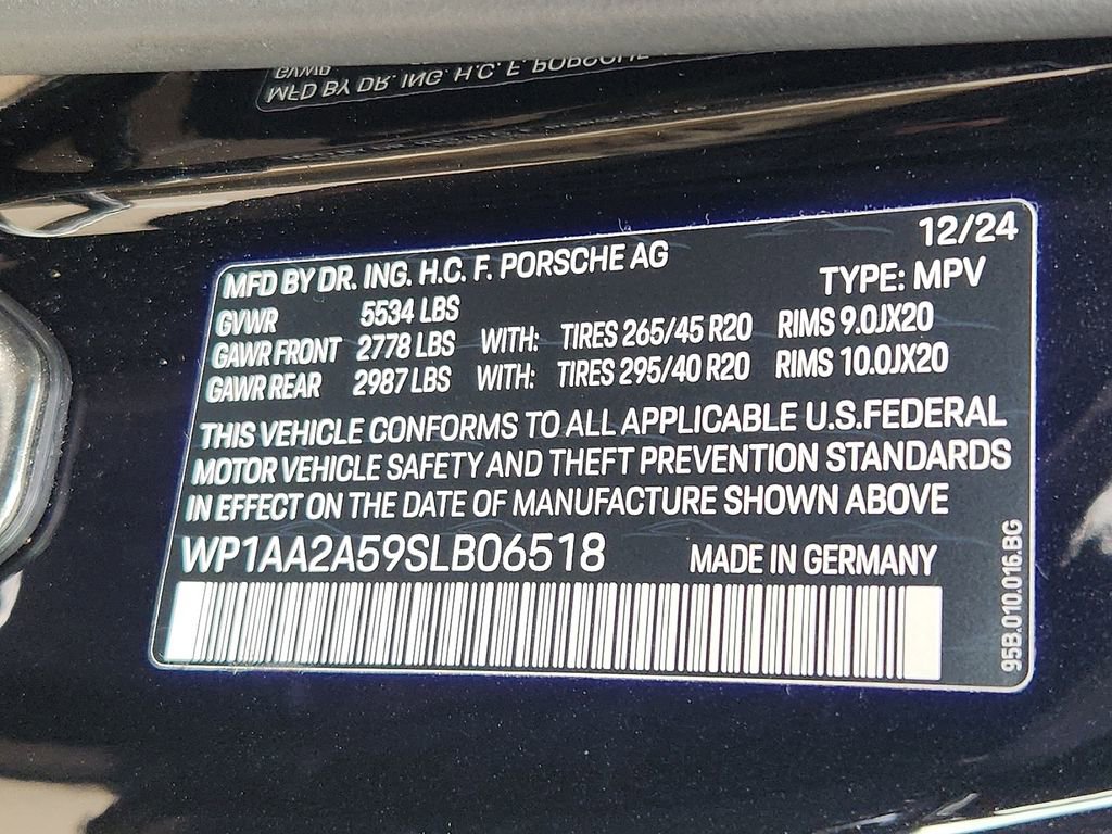 Certified 2025 Porsche Macan image 26