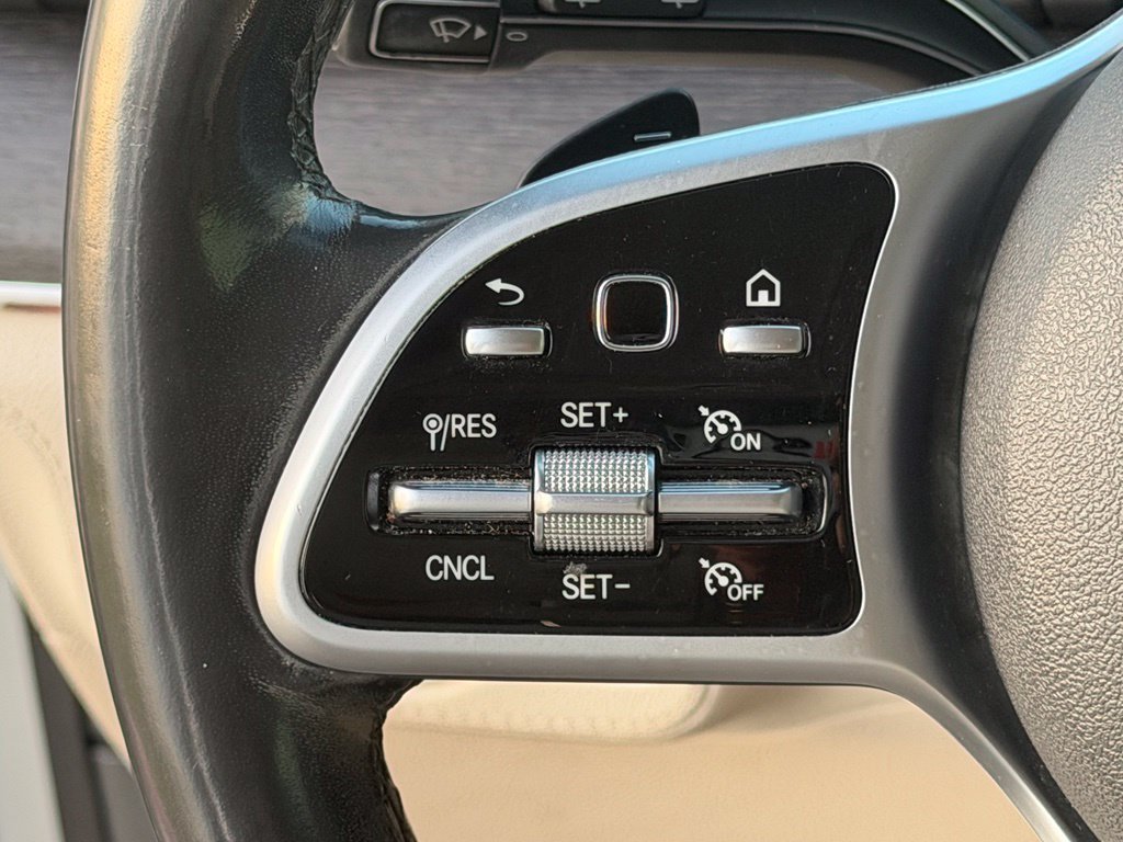 Used 2020 Mercedes-Benz GLS 450 4MATIC image 32