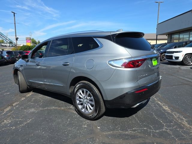 Used 2024 Buick Enclave Premium AWD/4WD image 4