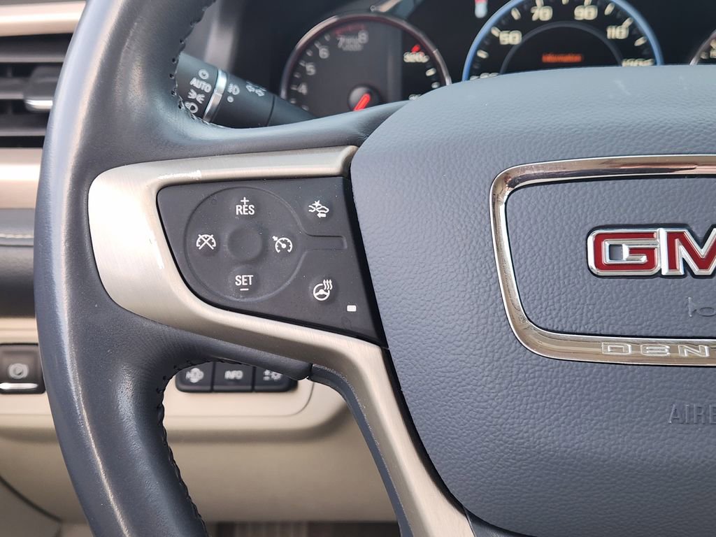 Used 2021 GMC Acadia Denali w/ Denali Technology Package image 25