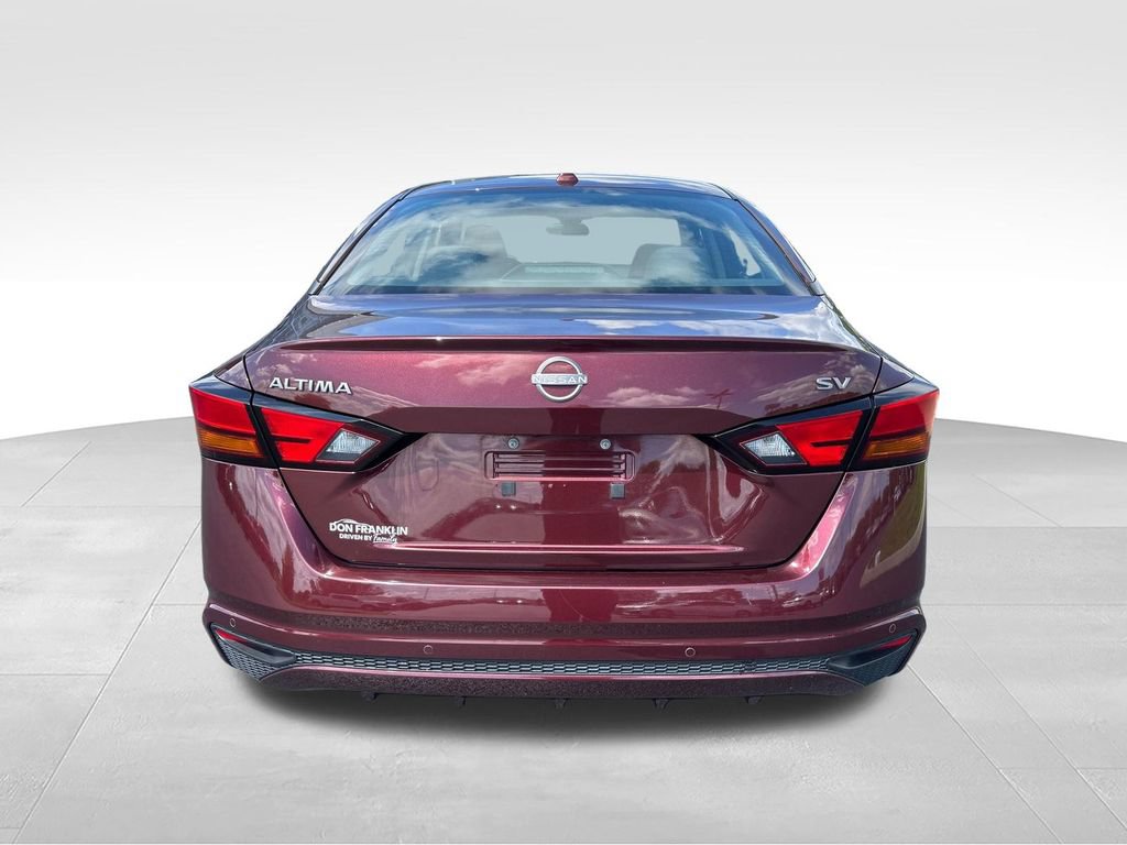 Used 2024 Nissan Altima 2.5 SV FWD image 4
