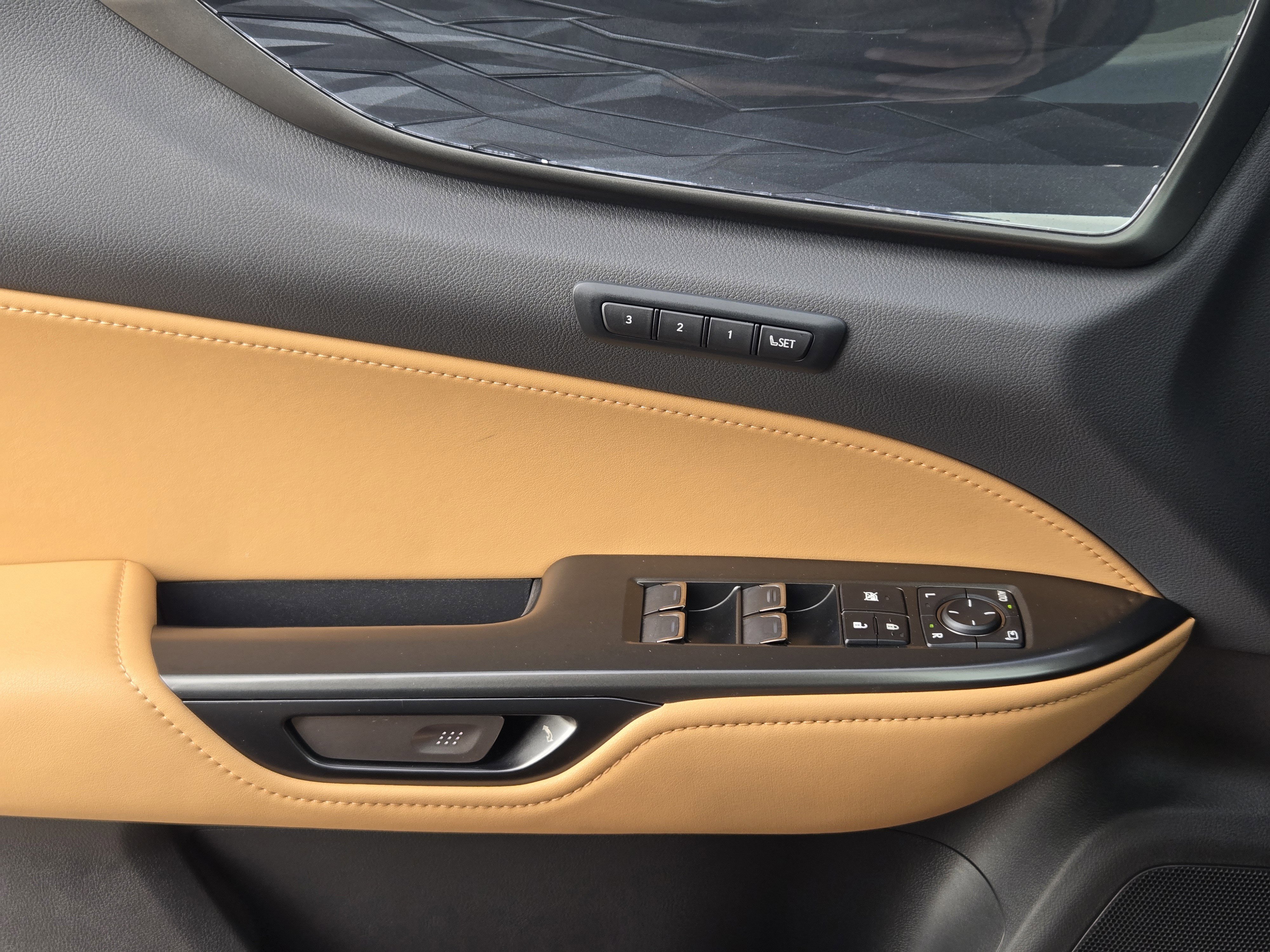 Used 2025 Lexus NX 350 AWD w/ Premium Package image 33