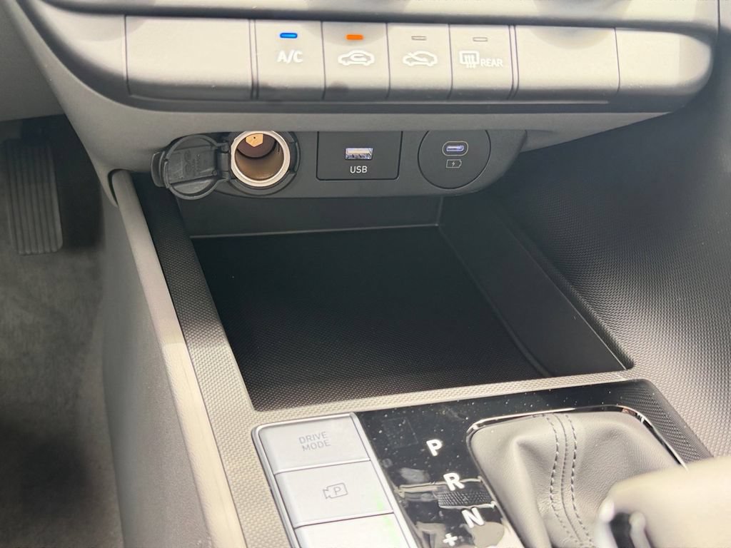 New 2026 Hyundai Elantra SE FWD image 24
