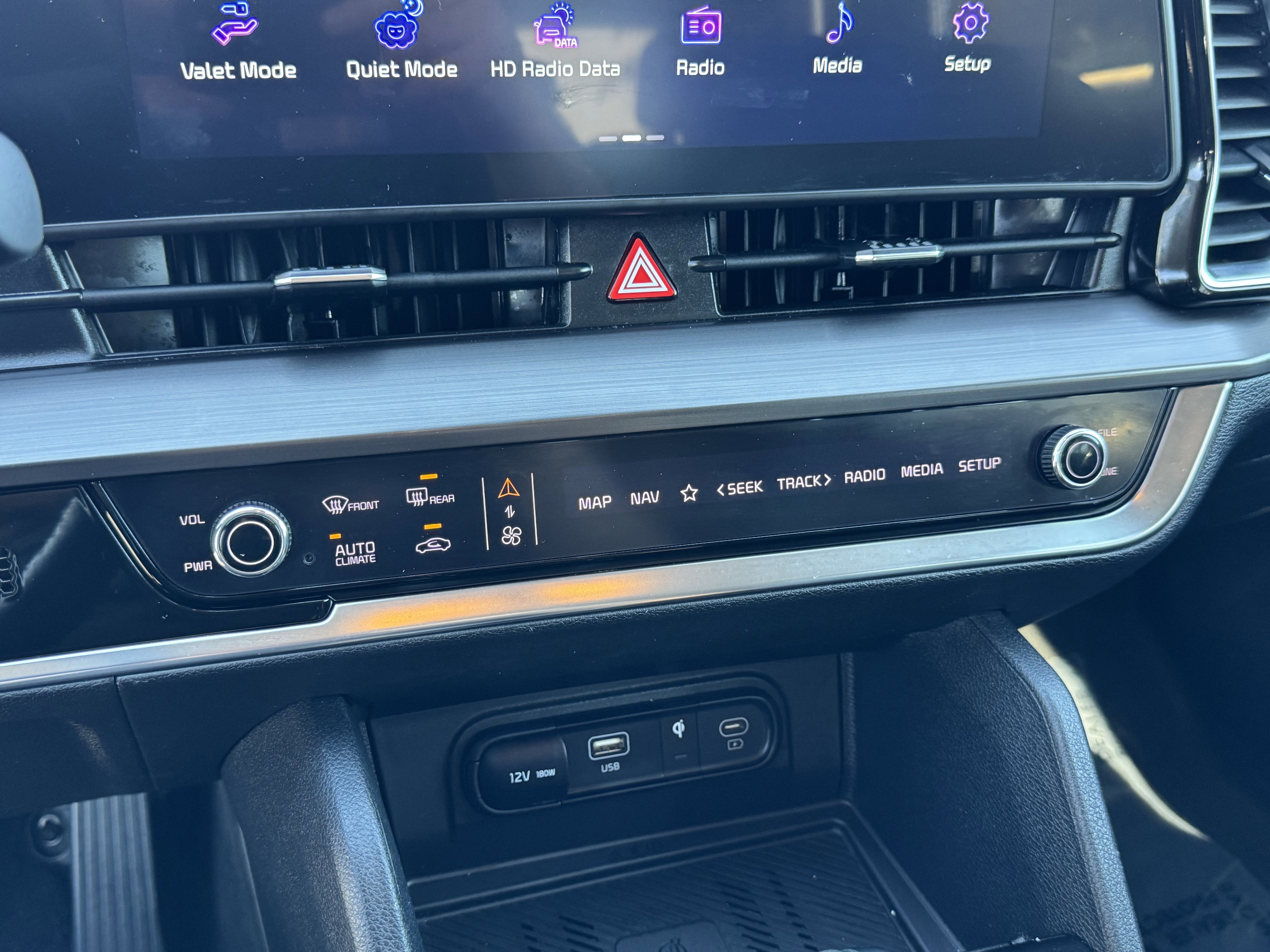 Used 2024 Kia Sportage EX image 28