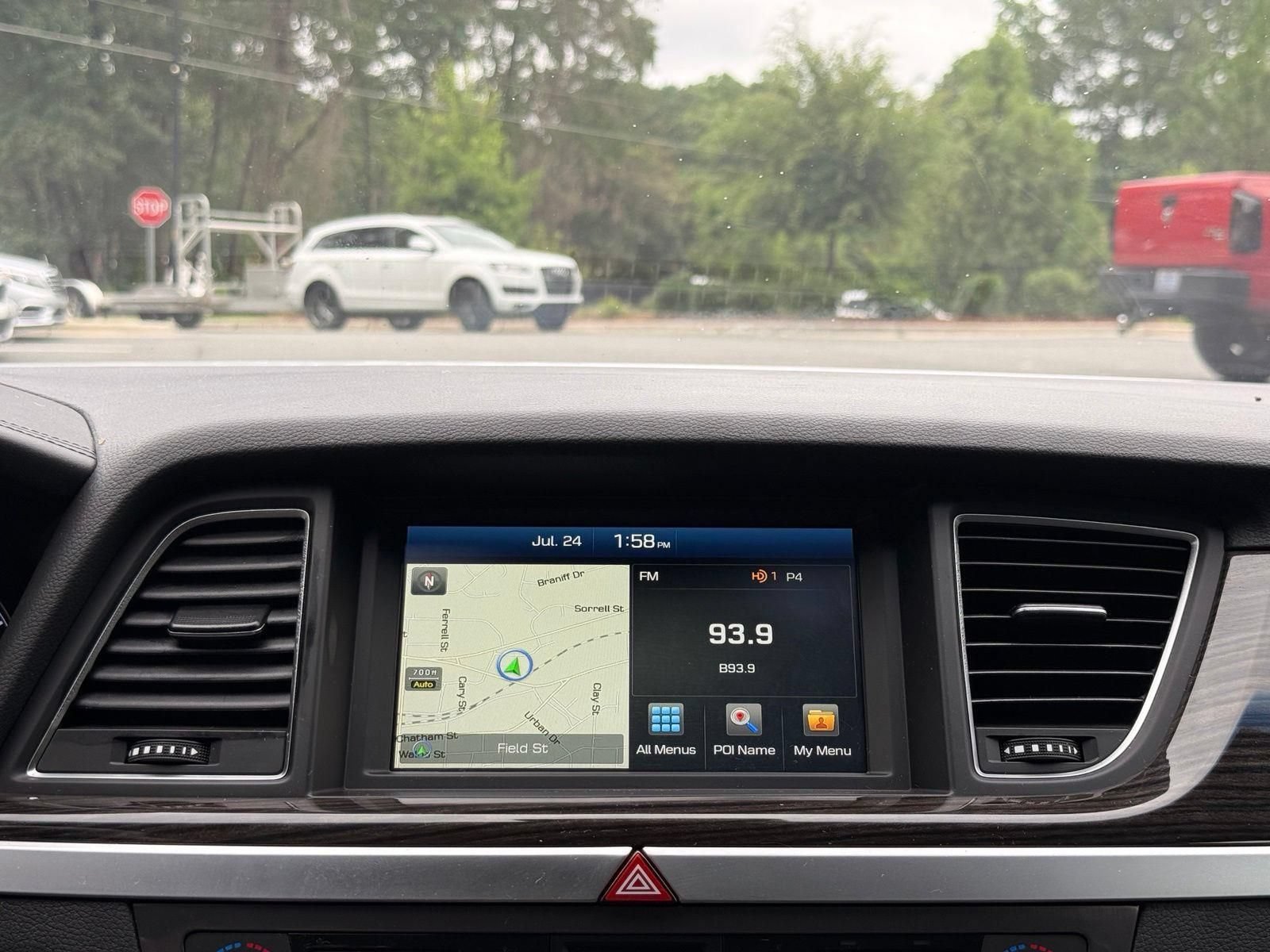Used 2015 Hyundai Genesis 3.8 RWD image 39
