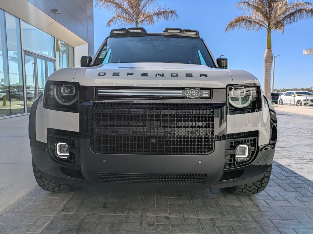 New 2026 Land Rover Defender 110 X-Dynamic SE image 9