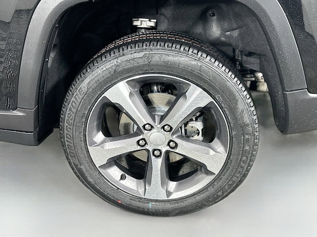 New 2025 Jeep Grand Cherokee Limited image 17