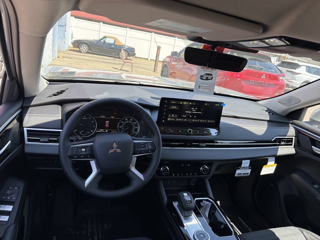 New 2026 Mitsubishi Outlander SE AWD/4WD image 14