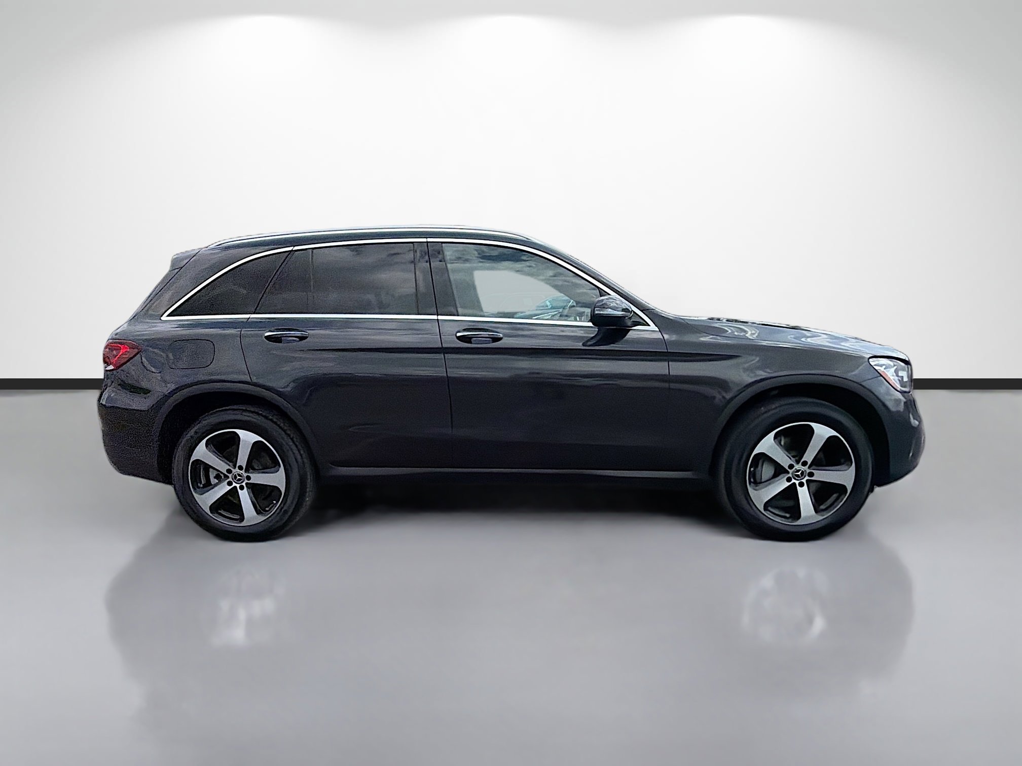 Used 2021 Mercedes-Benz GLC 300 image 2