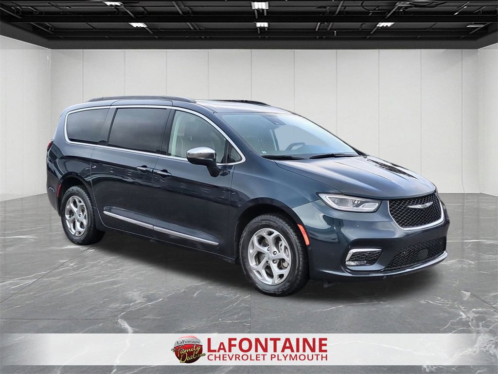 Used 2022 Chrysler Pacifica Limited image 2