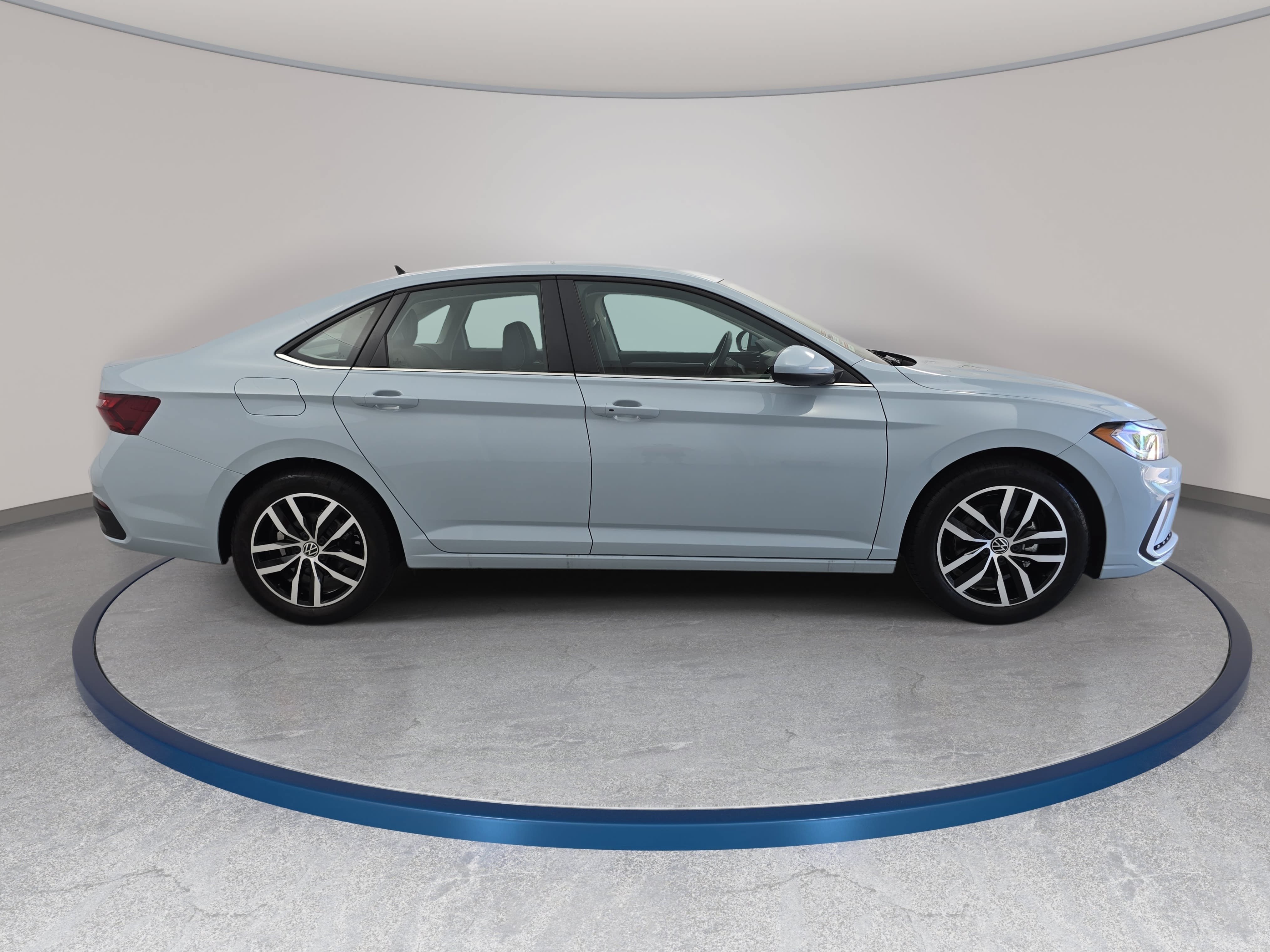 Certified 2025 Volkswagen Jetta SE FWD image 4