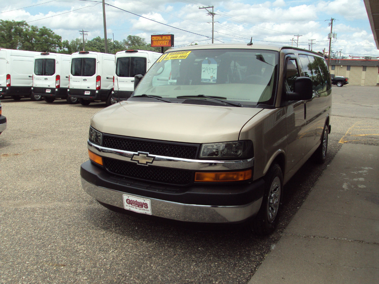 Used 2011 Chevrolet Express 1500 LT w/ LT Preferred Equipment Group image 4