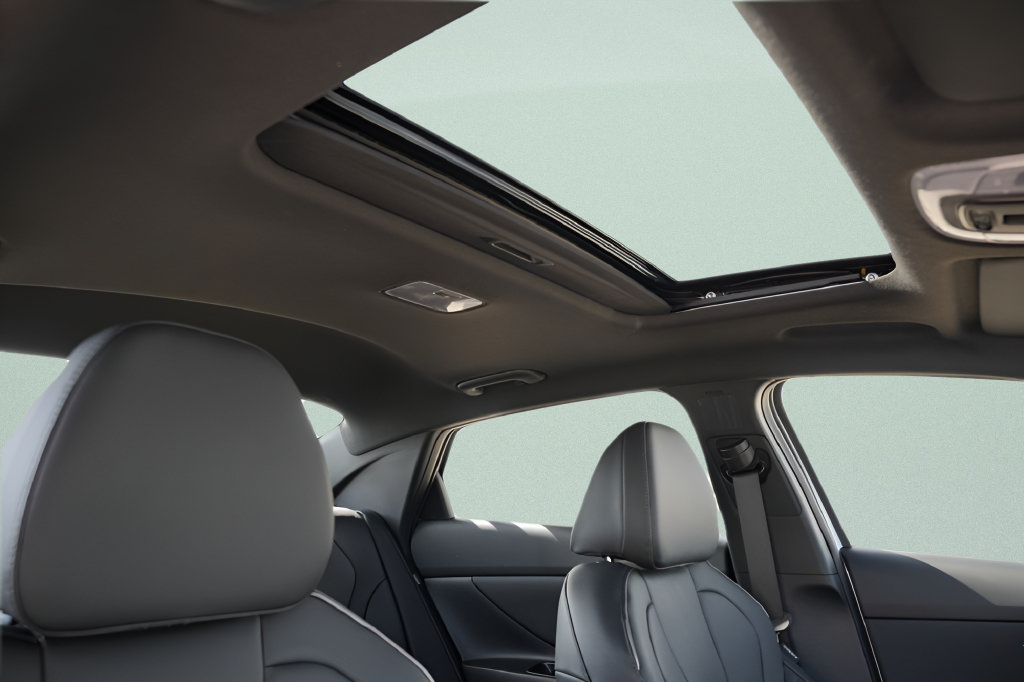 New 2026 Hyundai Elantra SEL Sport FWD image 12