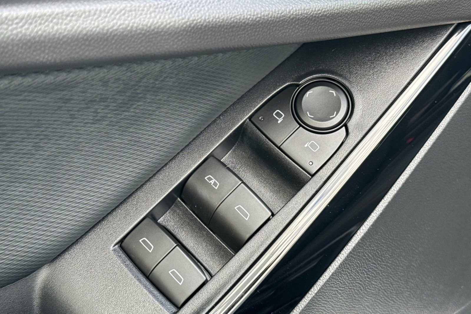 Used 2026 Chevrolet Equinox LT w/ LPO, Floor Liner Package image 12