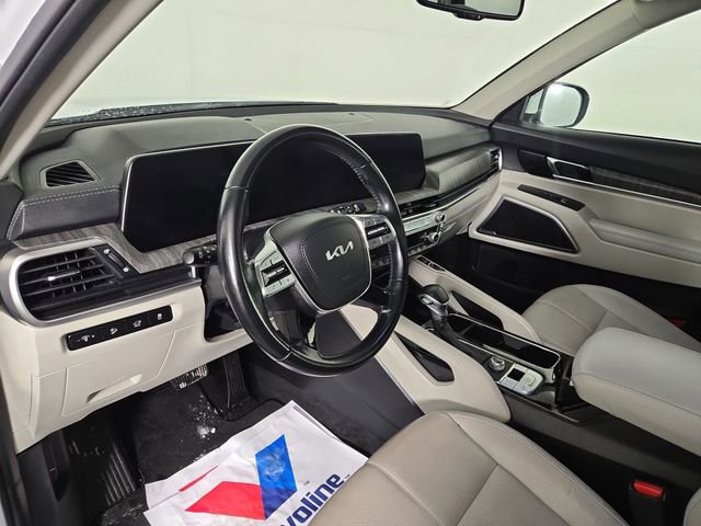 Certified 2024 Kia Telluride EX w/ EX Captain's Chair Package image 17