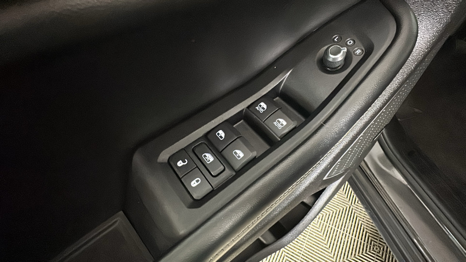 Used 2023 Jeep Grand Cherokee 4WD 4xe w/ Luxury Tech Group II image 13