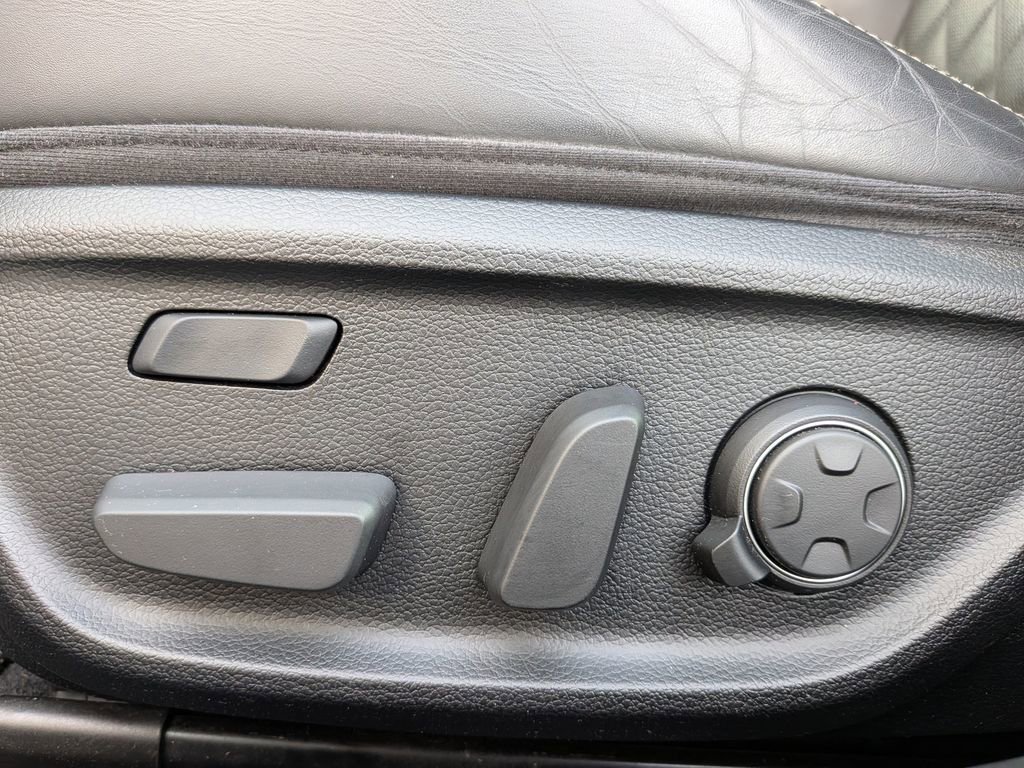 Used 2019 Genesis G70 3.3T Advanced w/ Prestige Package image 13