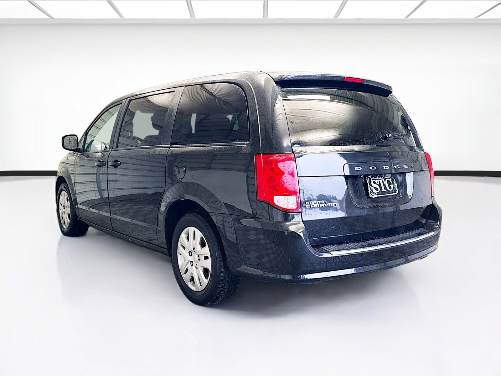 Used 2020 Dodge Grand Caravan SE FWD image 6