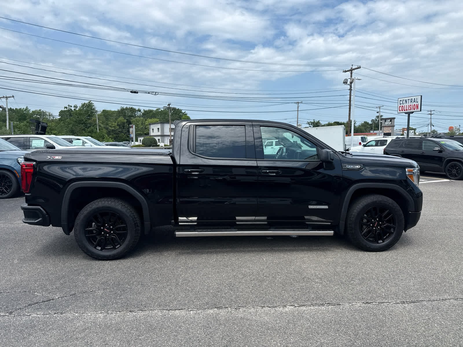 Used 2020 GMC Sierra 1500 Elevation w/ Elevation Value Package AWD/4WD image 6