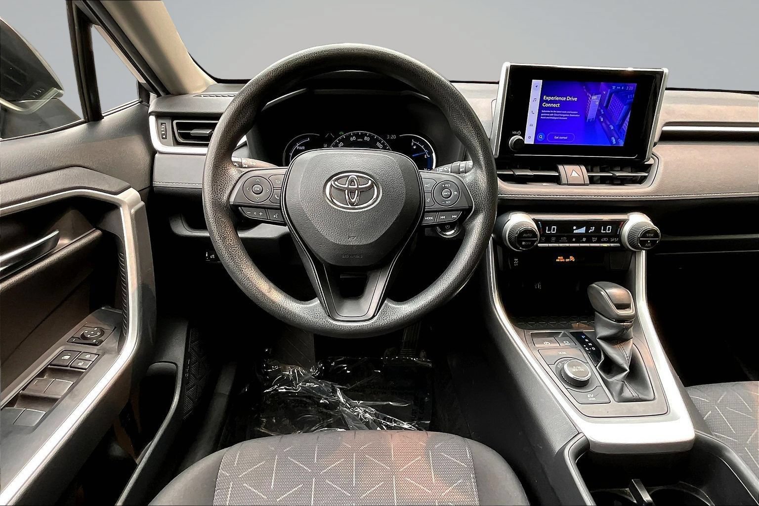 Used 2023 Toyota RAV4 XLE AWD/4WD image 7