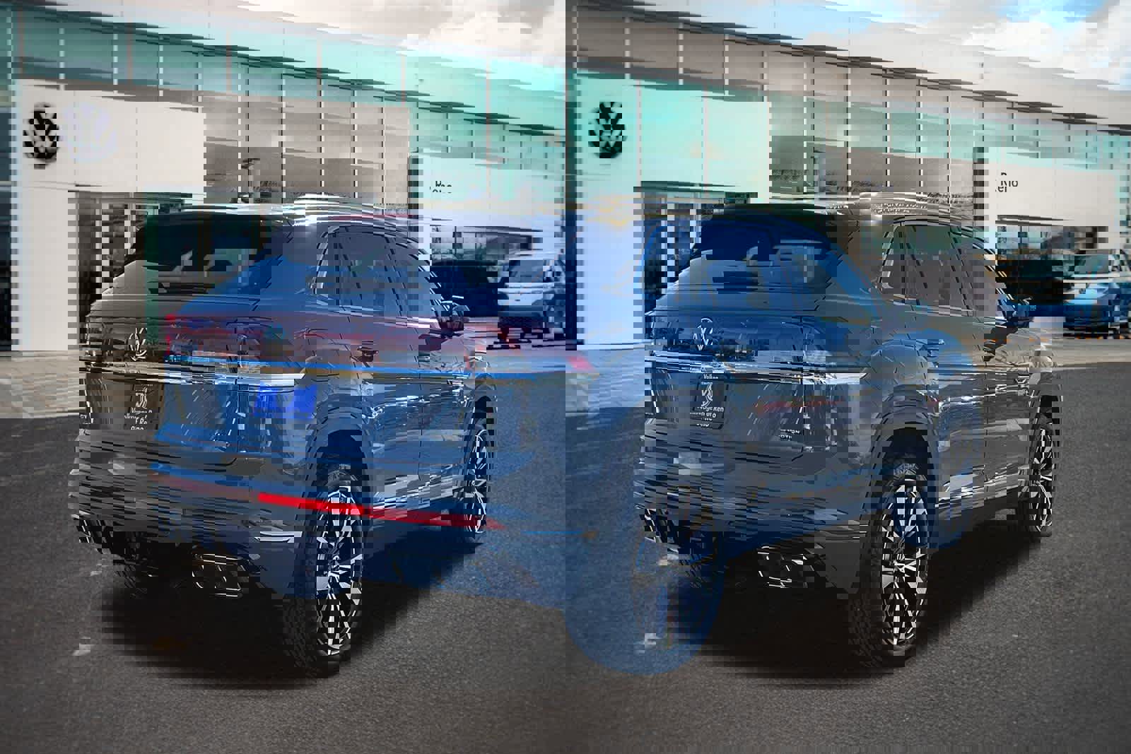 New 2026 Volkswagen Atlas Cross Sport SEL Premium R-Line image 5