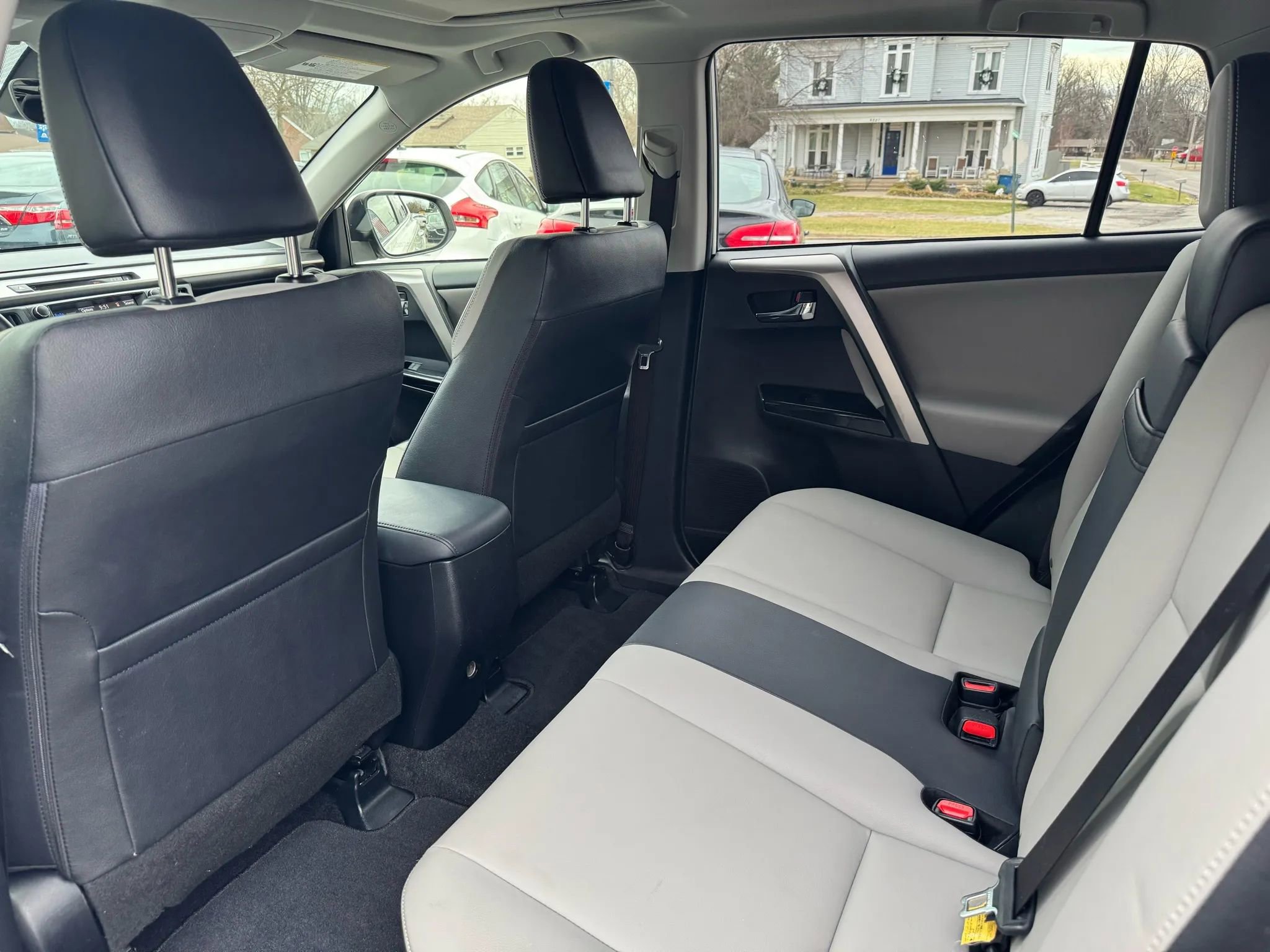 Used 2017 Toyota RAV4 Limited w/ Advanced Technology Package image 33