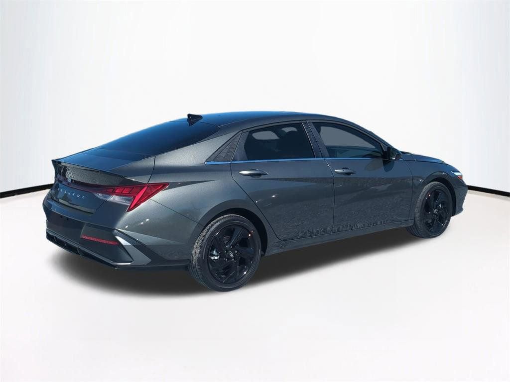 New 2026 Hyundai Elantra SEL Sport image 5