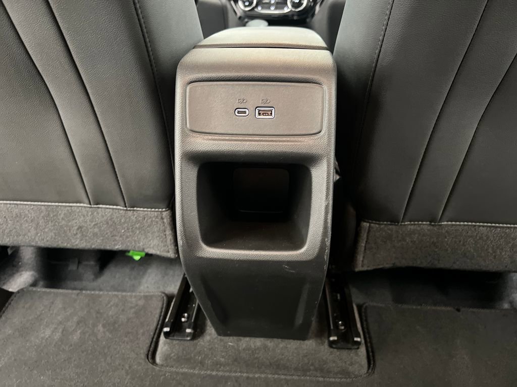 Used 2025 Chevrolet Trax LT w/ LT Convenience Package FWD image 21