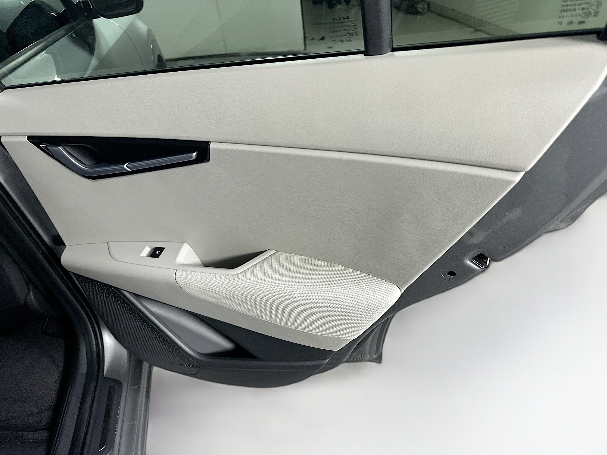 Used 2023 Kia Niro Wave image 31