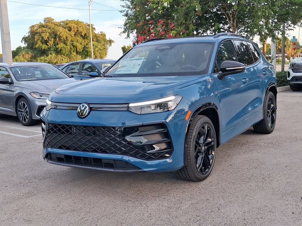 New 2026 Volkswagen Tiguan SE R-Line FWD image 3