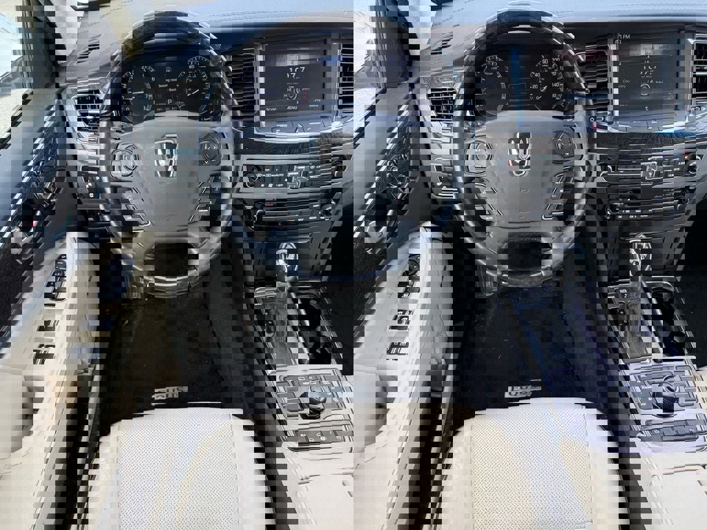 Used 2014 Hyundai Equus Signature image 16