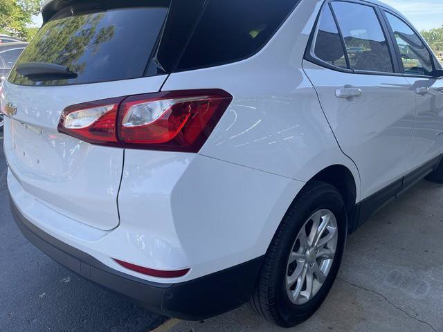 Used 2021 Chevrolet Equinox LS w/ LS Convenience Package AWD/4WD image 19