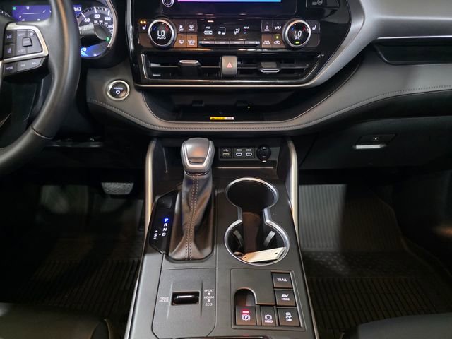 Used 2024 Toyota Highlander XLE image 21