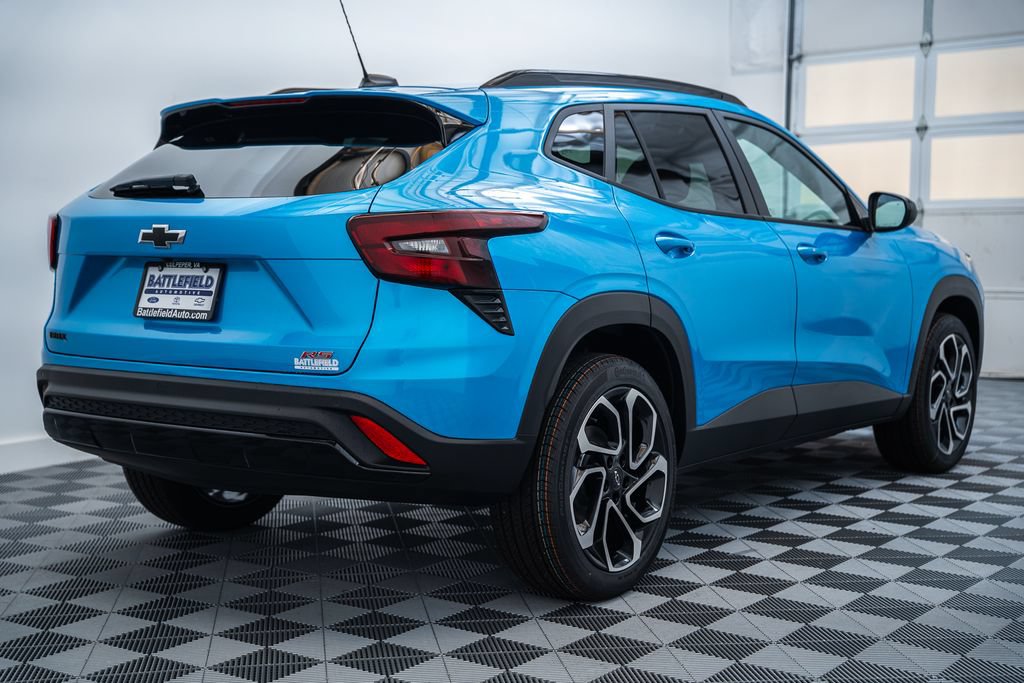 New 2026 Chevrolet Trax RS w/ Sunroof Package FWD image 7