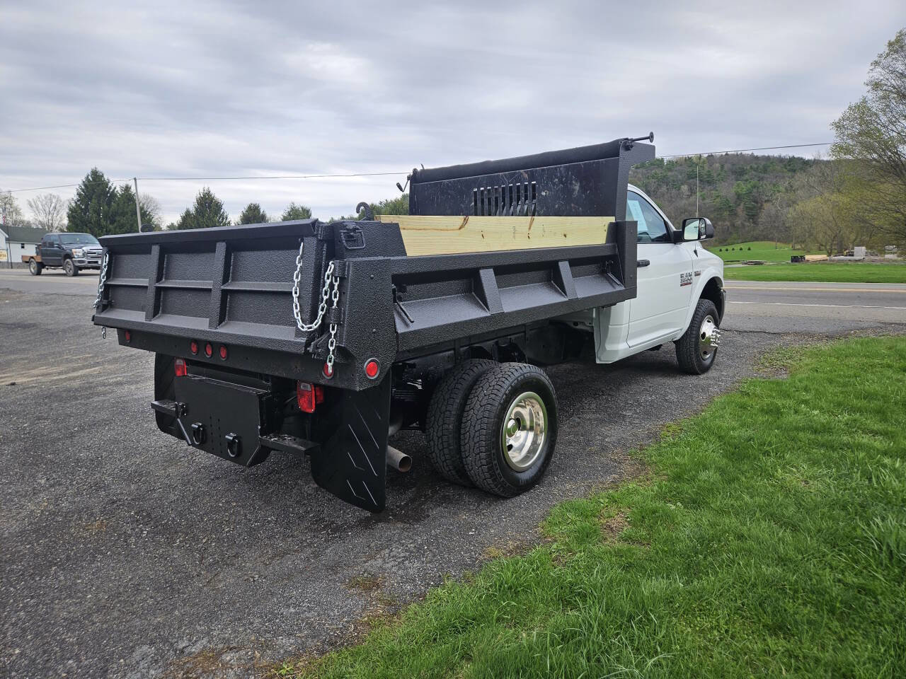 Used 2018 RAM 3500 Tradesman w/ Chrome Appearance Group AWD/4WD image 6