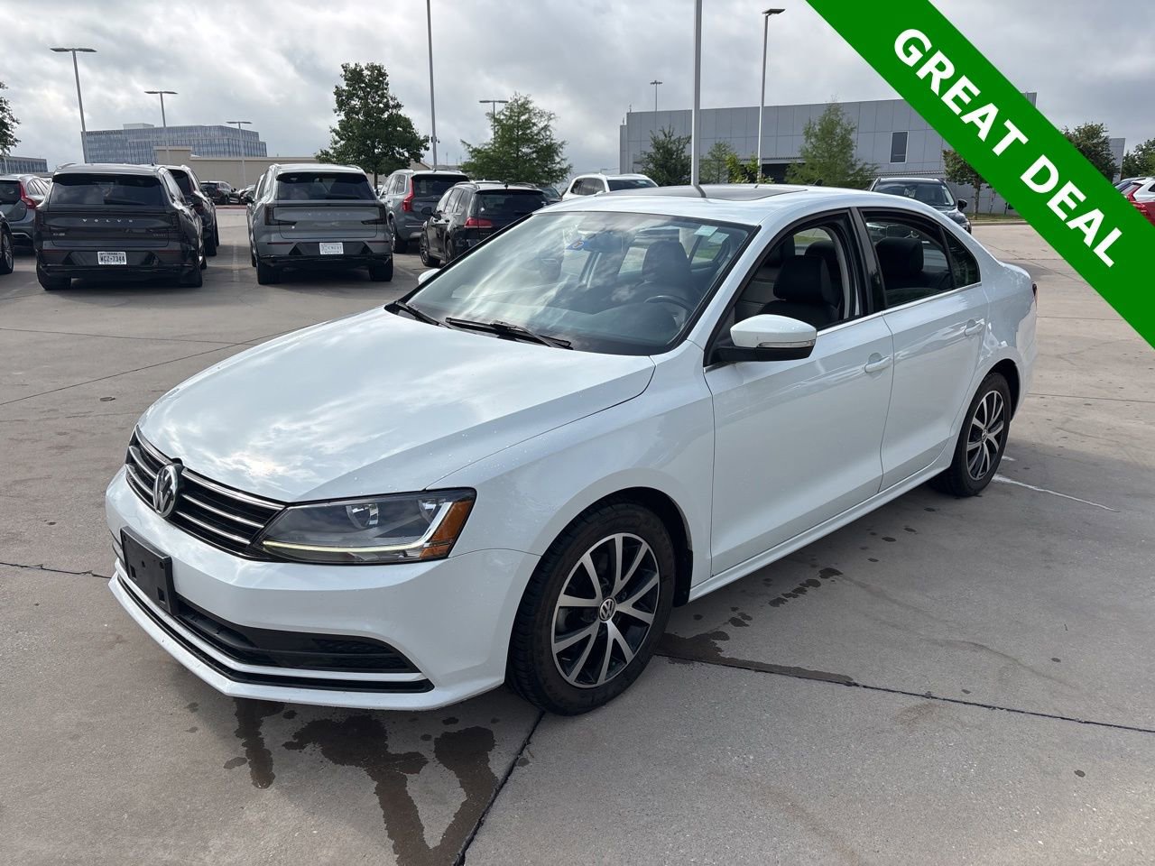 Used 2017 Volkswagen Jetta SE image 1