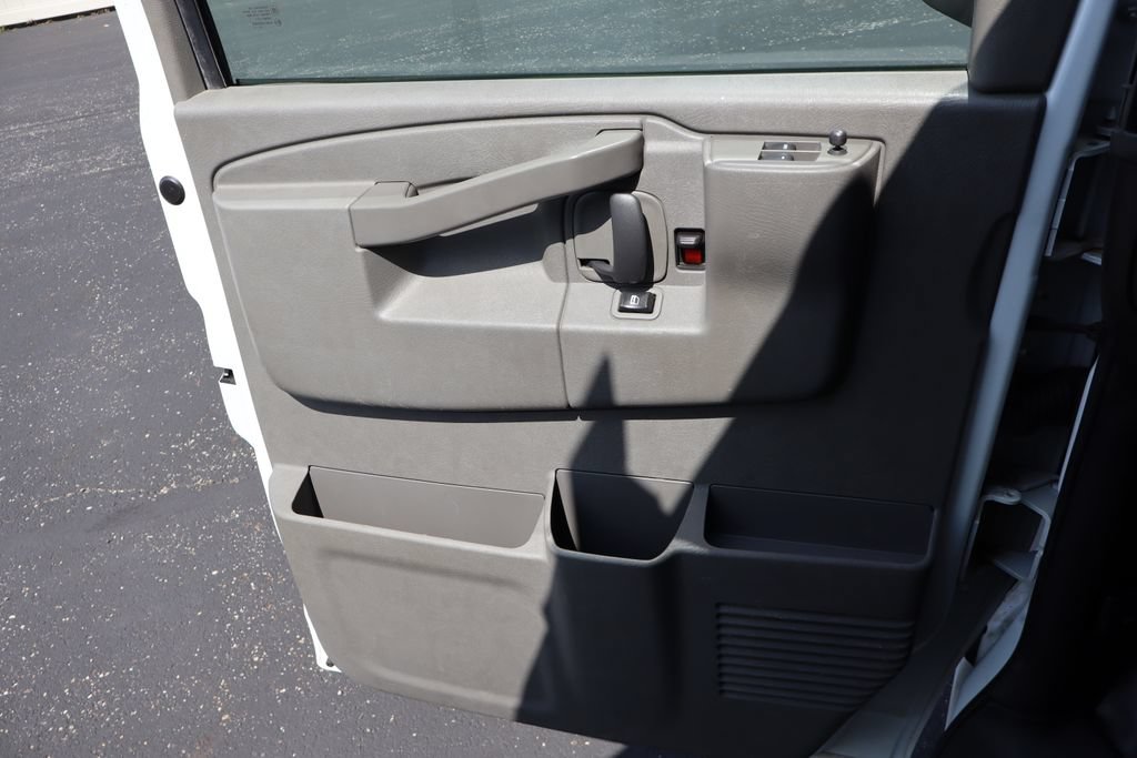 Used 2021 Chevrolet Express 2500 w/ Driver Convenience Package RWD image 17