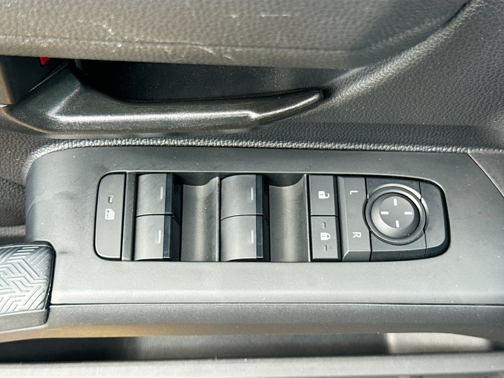 Used 2024 Toyota Tacoma SR5 AWD/4WD image 23