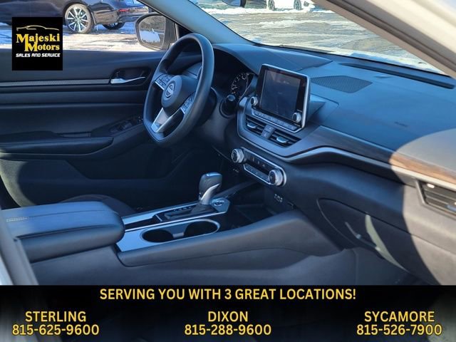 Used 2024 Nissan Altima 2.5 SV image 11