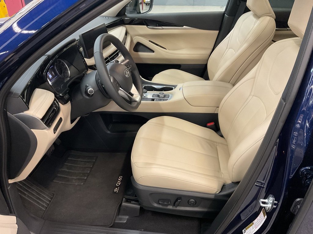 Used 2025 INFINITI QX60 Pure image 11