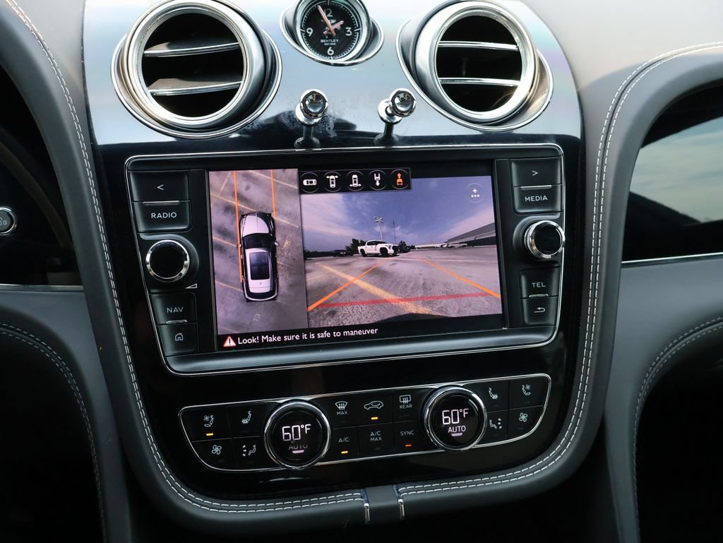 Used 2018 Bentley Bentayga AWD/4WD image 24