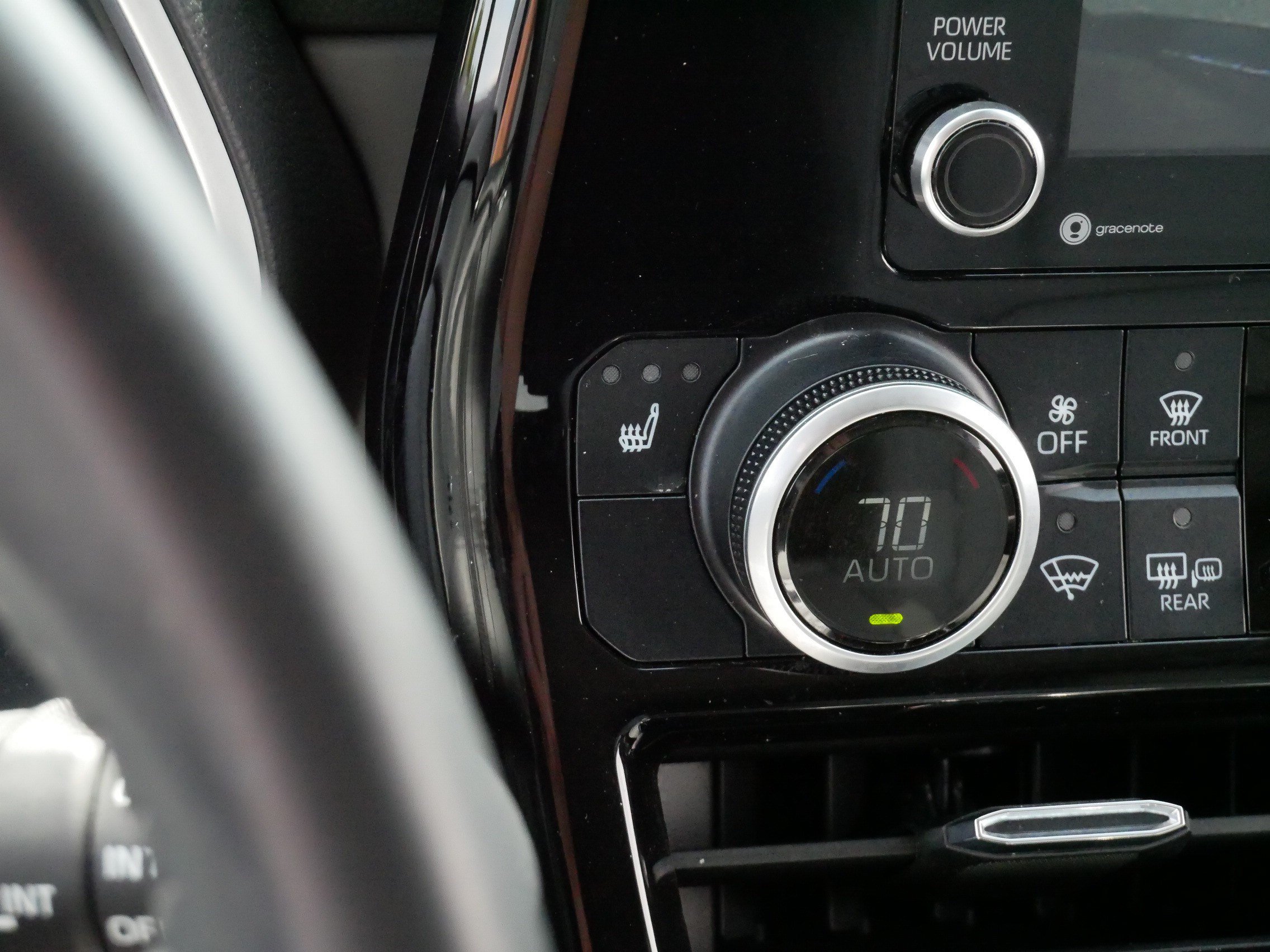 Certified 2021 Toyota Highlander XLE FWD image 31